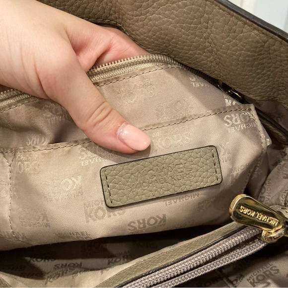 MICHAEL KORS Tan Leather Raven Hamilton Jet Set Flap Tote Shoulder Bag - Picture 9 of 11